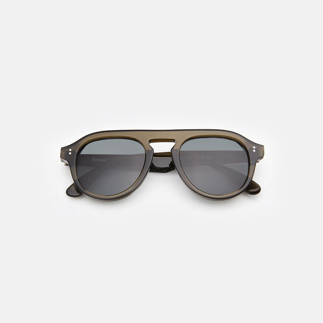 Bergen III Sunglasses side view in Green / Olive