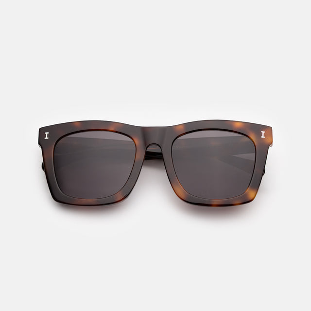 Charleston Sunglasses side view in Havana / Grey Flat