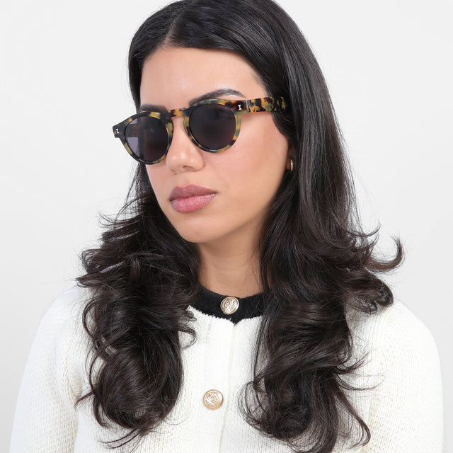 Brunette model wearing Leonard Sunglasses Tortoise with Grey