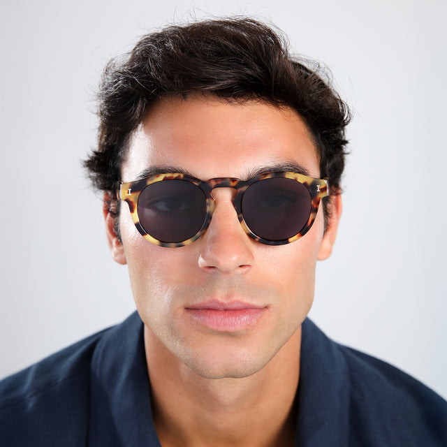 Another angle of man with brown hair wearing Leonard (15 Year Anniversary) Sunglasses Tortoise with Grey