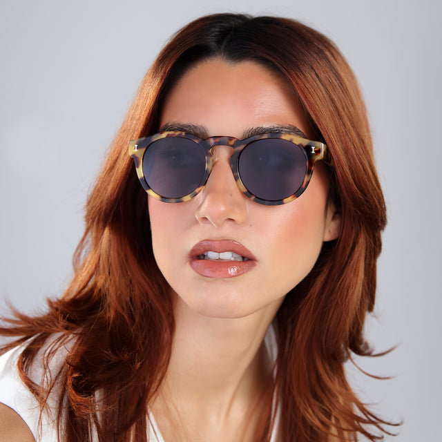 Woman with red hair wearing Leonard (15 Year Anniversary) Sunglasses Tortoise with Grey