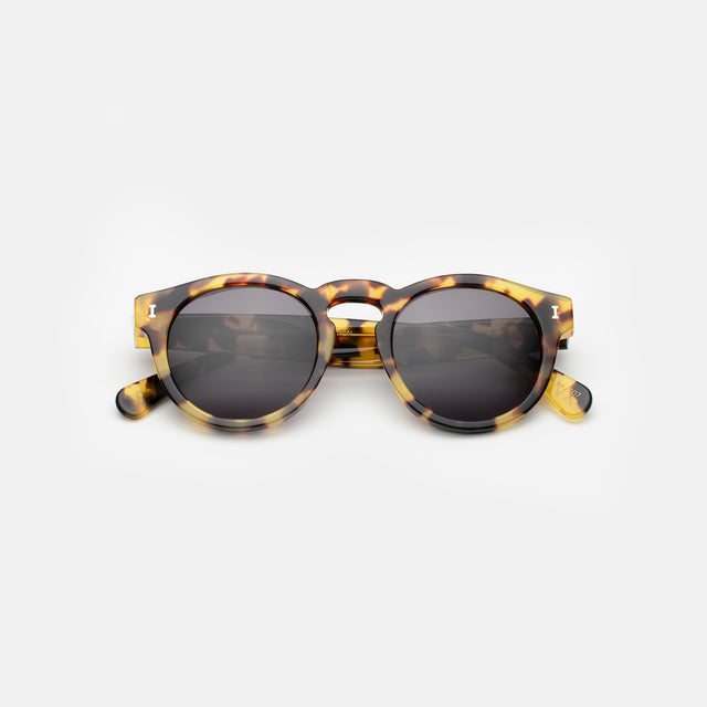 Leonard (Classic Flex Hinge) Sunglasses side view in Honey Tortoise / Grey