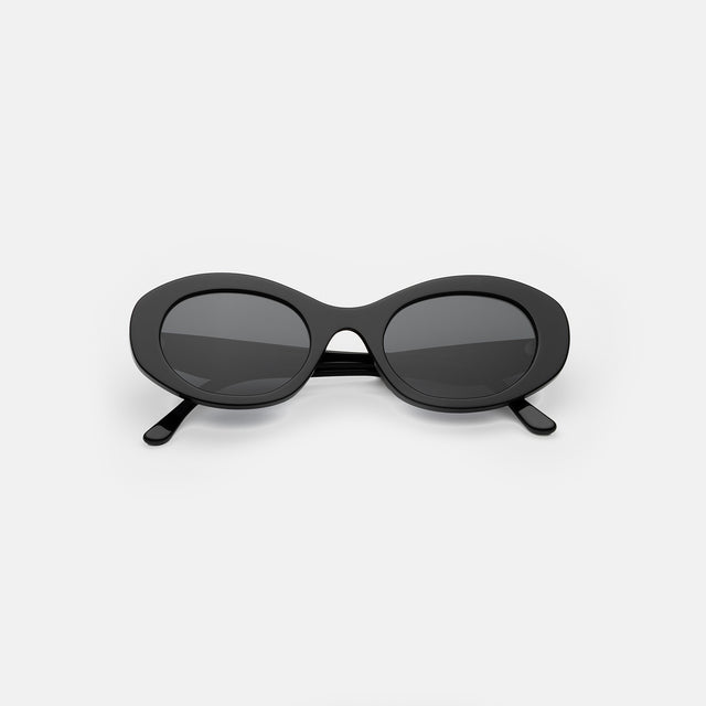 Luna Sunglasses side view in Black / Grey Flat