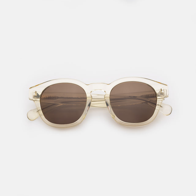 Madison Sunglasses side view in Champagne / Brown