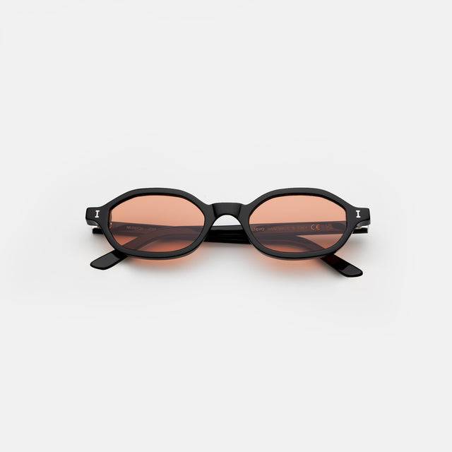 Munich Sunglasses side view in Black / Sunset Flat