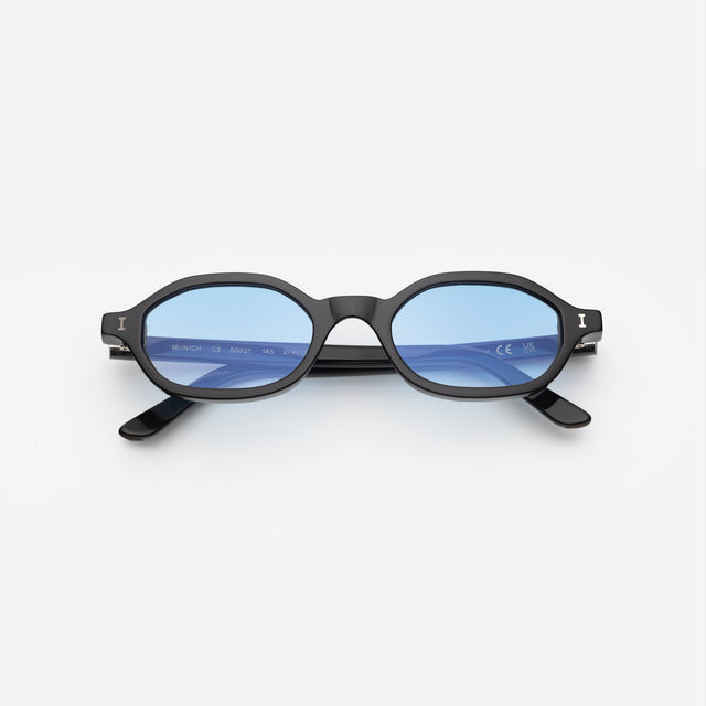 Munich Sunglasses side view in Black / Blue Flat Gradient See Through