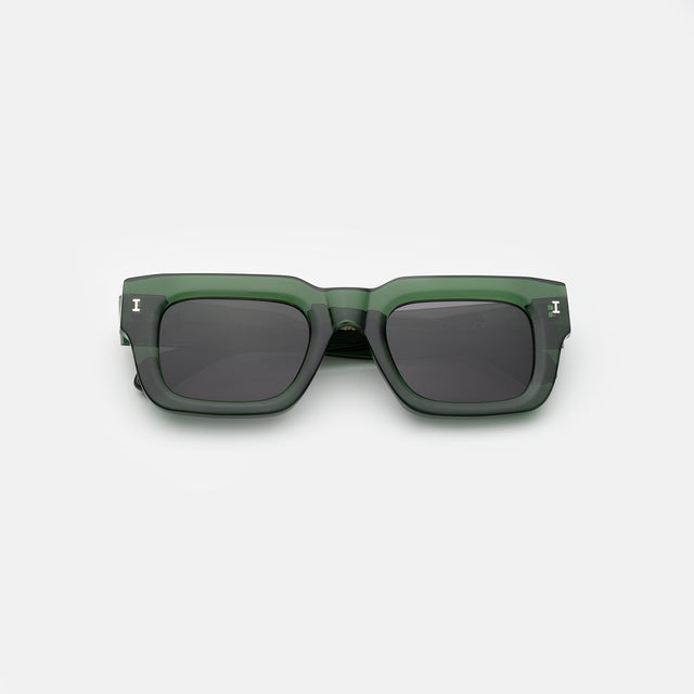 Nick Kyrgios x illesteva 2 Sunglasses side view in Pine / Grey Flat