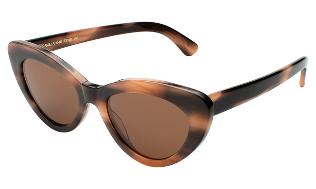 Pamela Sunglasses side view in Hazelnut / Brown Flat