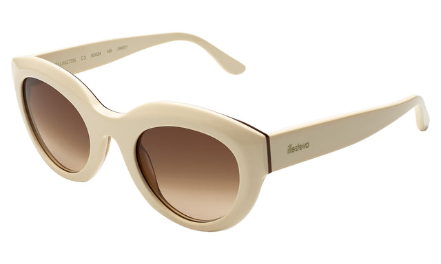 Wellington Sunglasses Side Profile in Cream / Brown Gradient